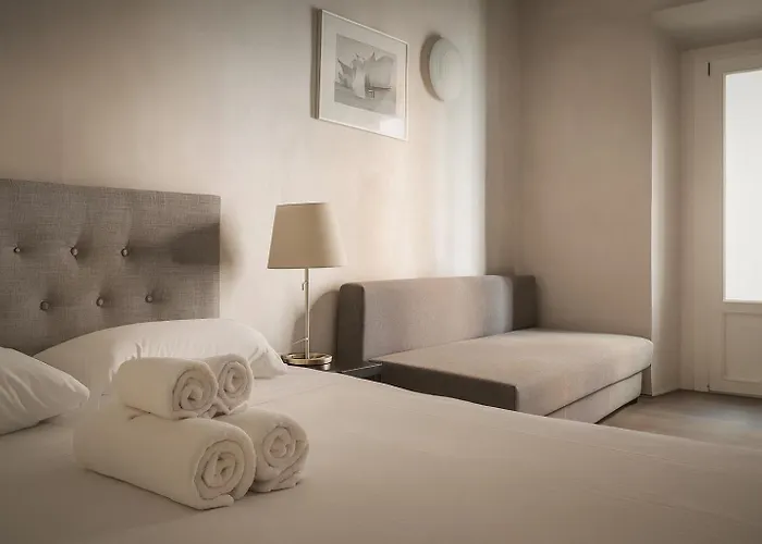 Casa Milano - Apartments And Rooms - Duomo'S Whisper, Balcony